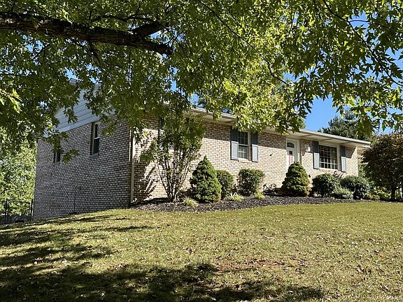 4th image of 8622 Windsor Dr