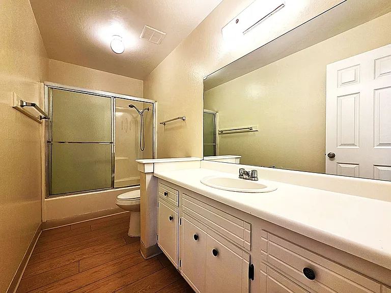 1005 Brinkby Ave — Photo 11