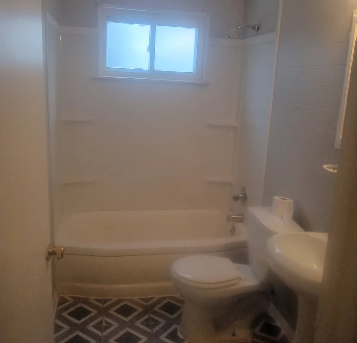 3 bed, 1007 sqft, $1,425 — Photo 3