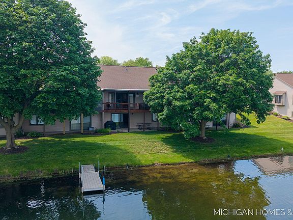 3rd image of 1644 Lakeview Dr
