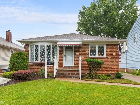8218 Covington Ave, Parma, OH 44129