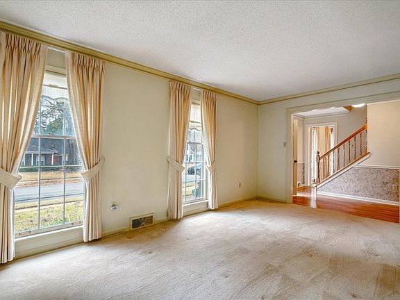 5th image of 2726 Green Mill Dr