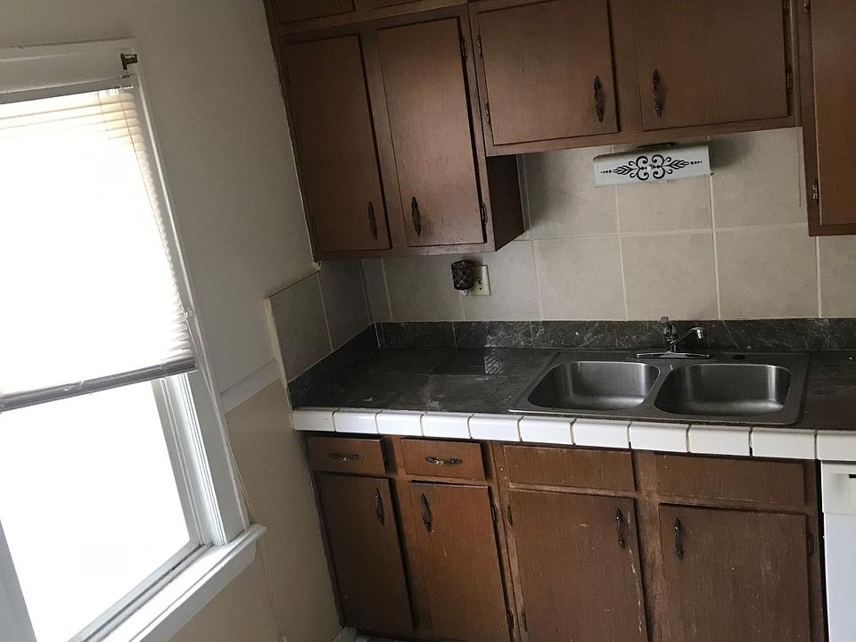 1st image of 4787 E 84th St #2