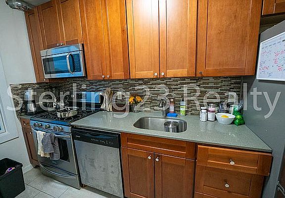 3rd image of 21-17 46th St #B