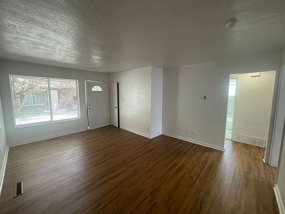 3rd image of 1158-1160 W Brooklyn Ave
