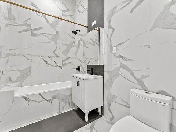 5th image of 157 Stuyvesant Ave APT 1F