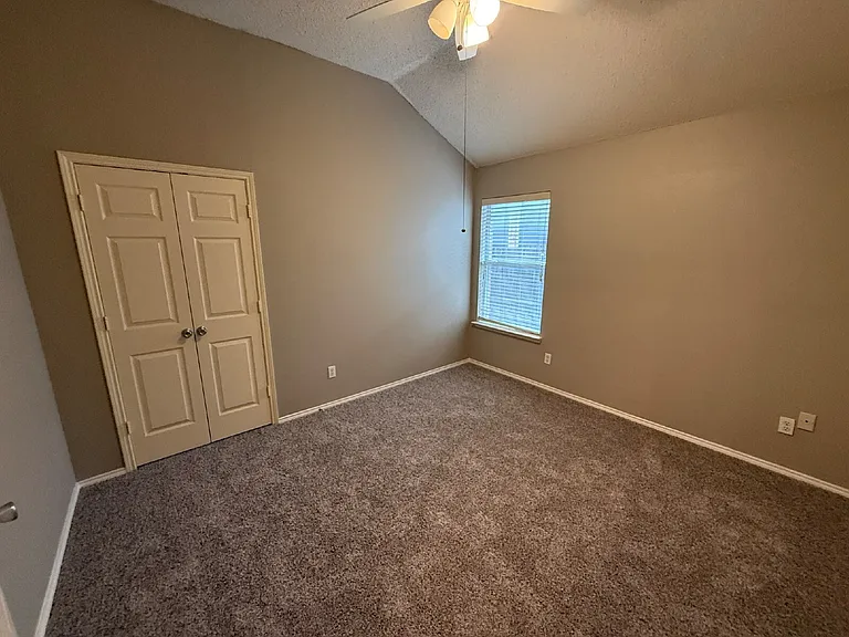 6105 Comfort Dr — Photo 23