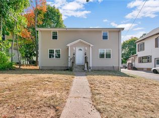 194 Maple St #196, Manchester, CT 06040