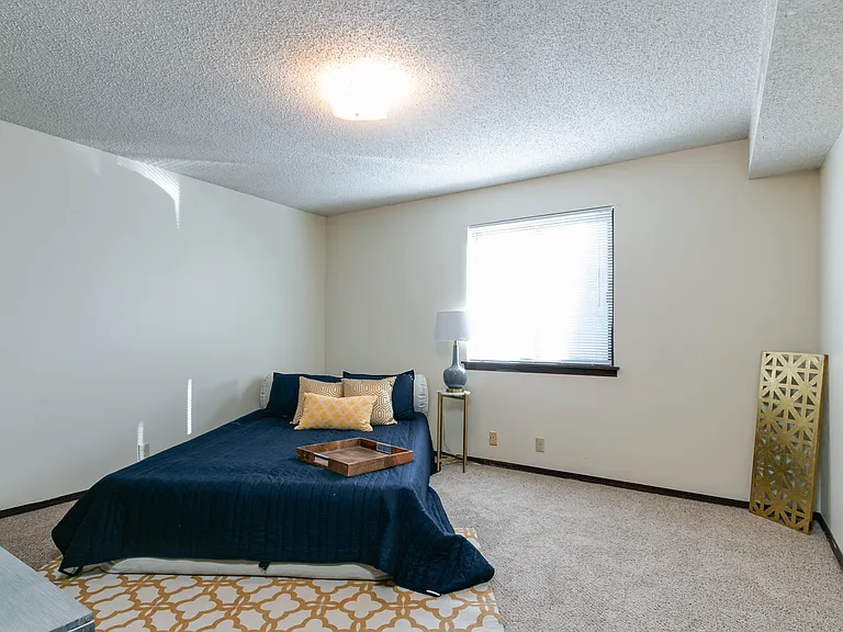 1524 McCain Ln — Photo 16