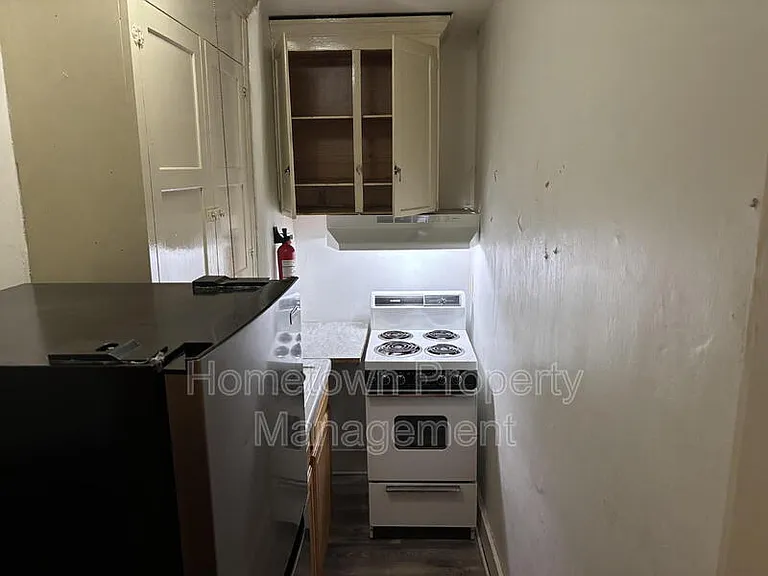 319 E Sunbury St #1A — Photo 3