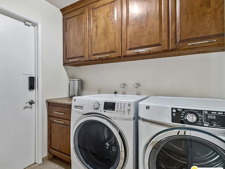 1347 Primavera Dr — Photo 61