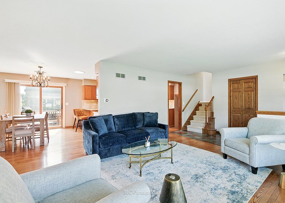 2nd image of 1703 Wilmette St