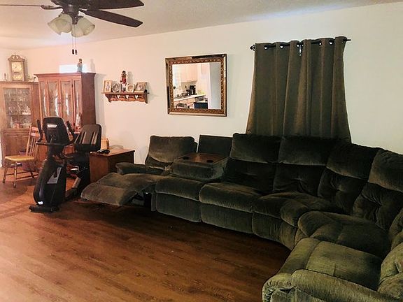3rd image of Karly Dr
