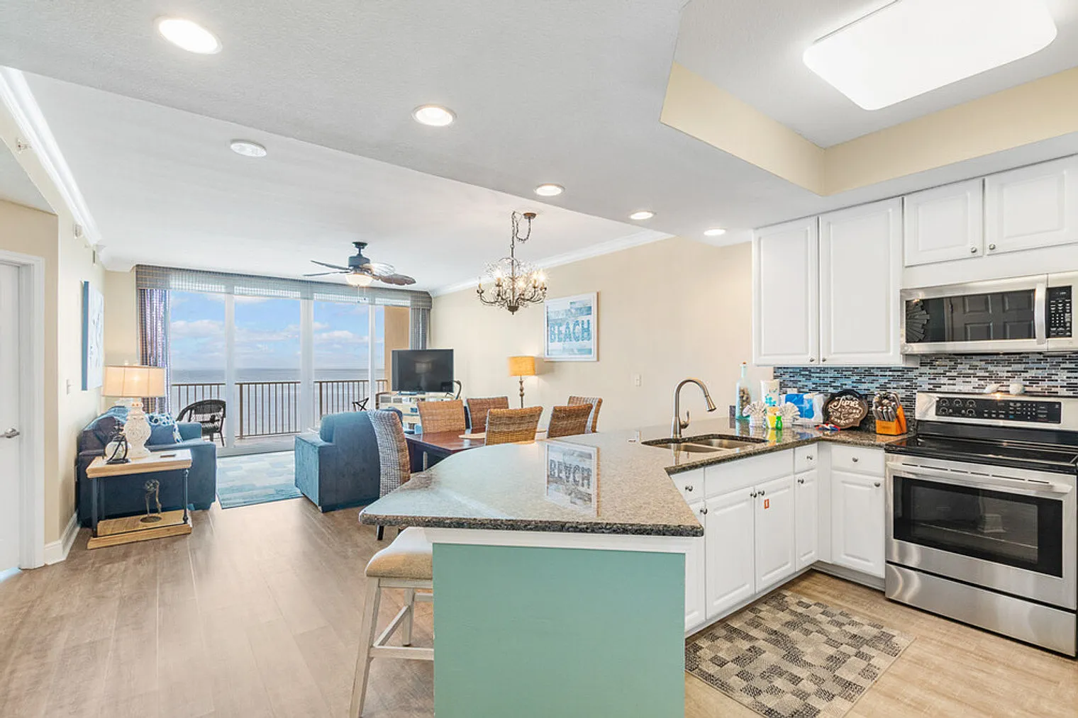 3 bed, 3.0 bath, 1420 sqft, $5,214 — Photo 2