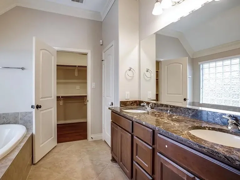 10310 Lockharton Ct — Photo 14