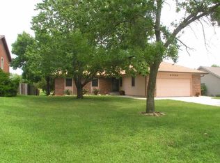 6900 SW 33rd St, Topeka, KS 66614