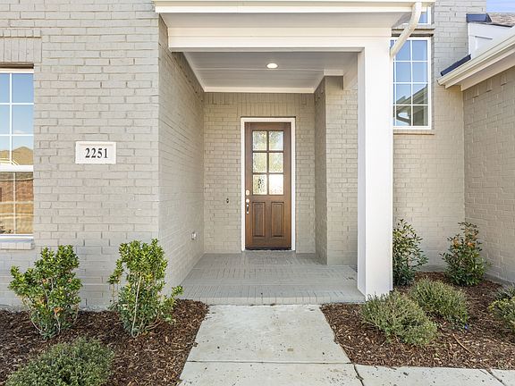 5th image of 2251 Bottlebrush Dr