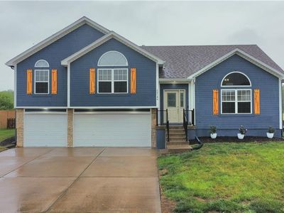 2184 E Sierra Dr, Raymore, MO, 64083