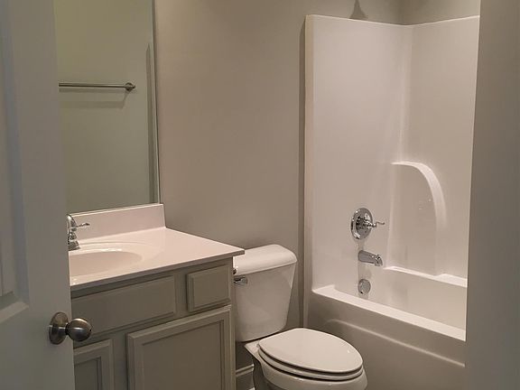4th image of 2919 Watervale Dr