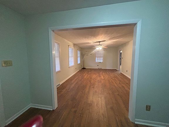4th image of 1007 Dogwood Ln