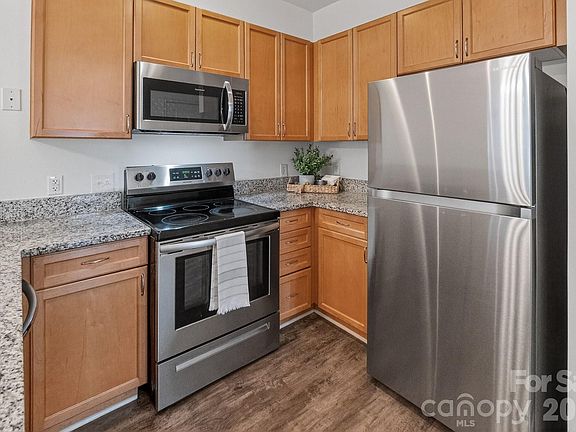5th image of 1306 Kenilworth Ave