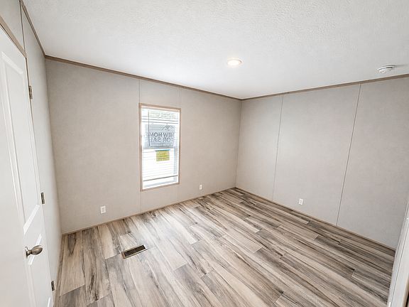 3rd image of 3901 E Saint Charles Rd #306