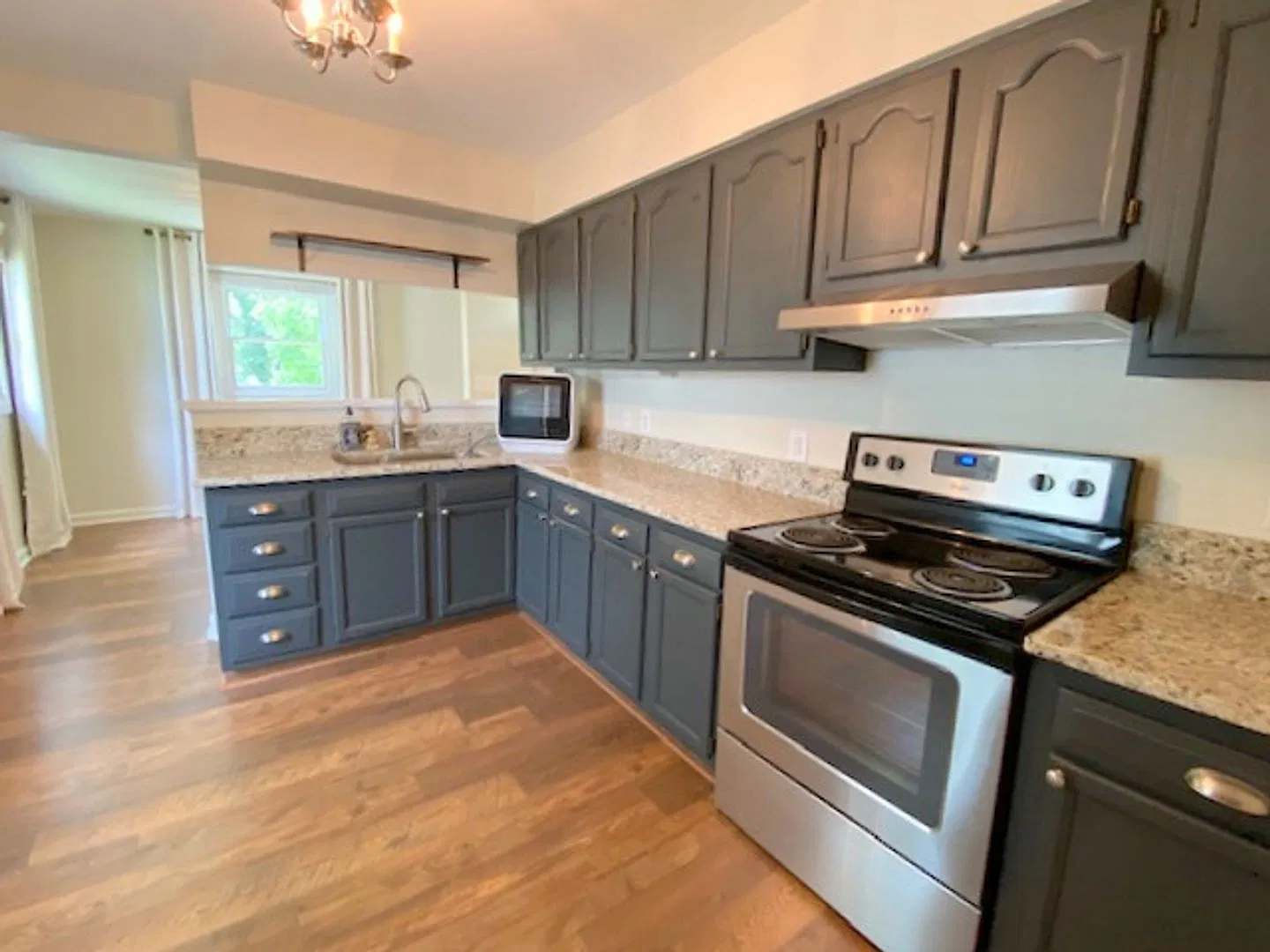 Biltmore Village Bungalow — Photo 2