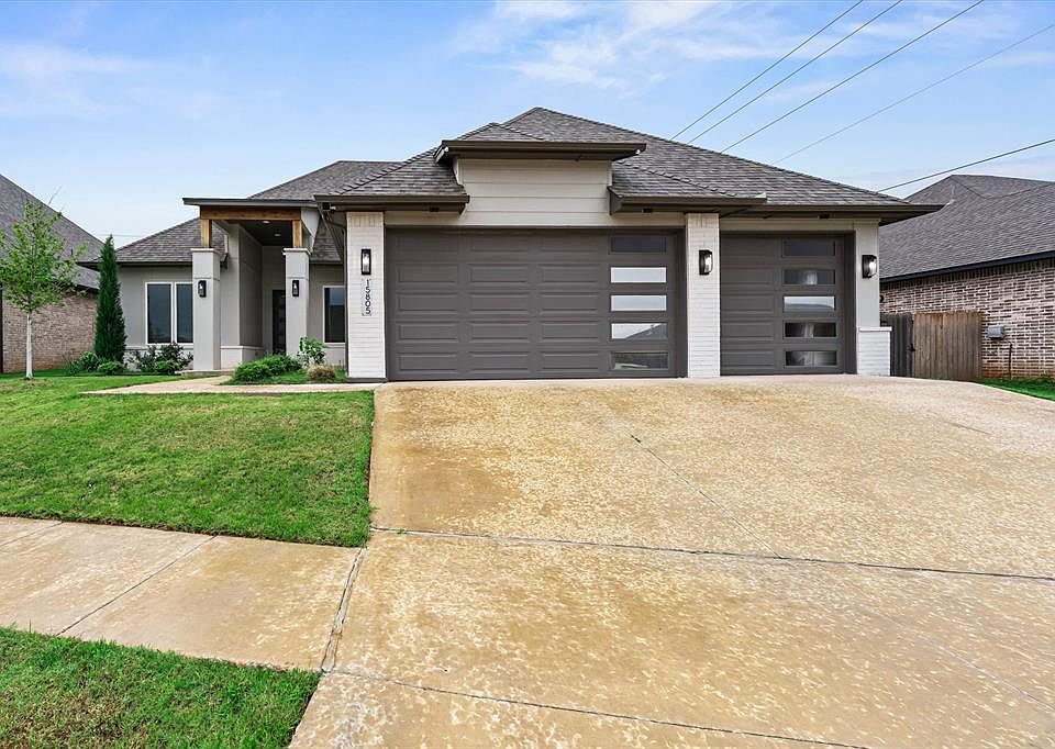 1st image of 15805 Capri Ln