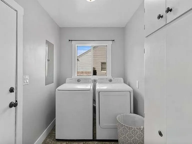 5212 Yakima Ave — Photo 8