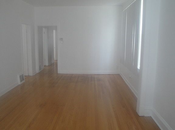 3rd image of 5330 W 23rd Pl