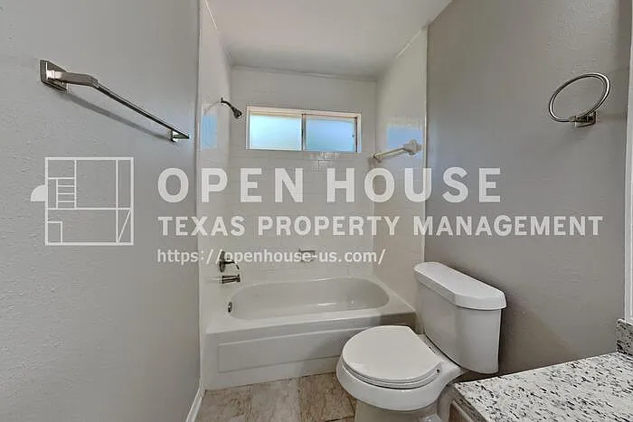 17423 Saxon Dr — Photo 17
