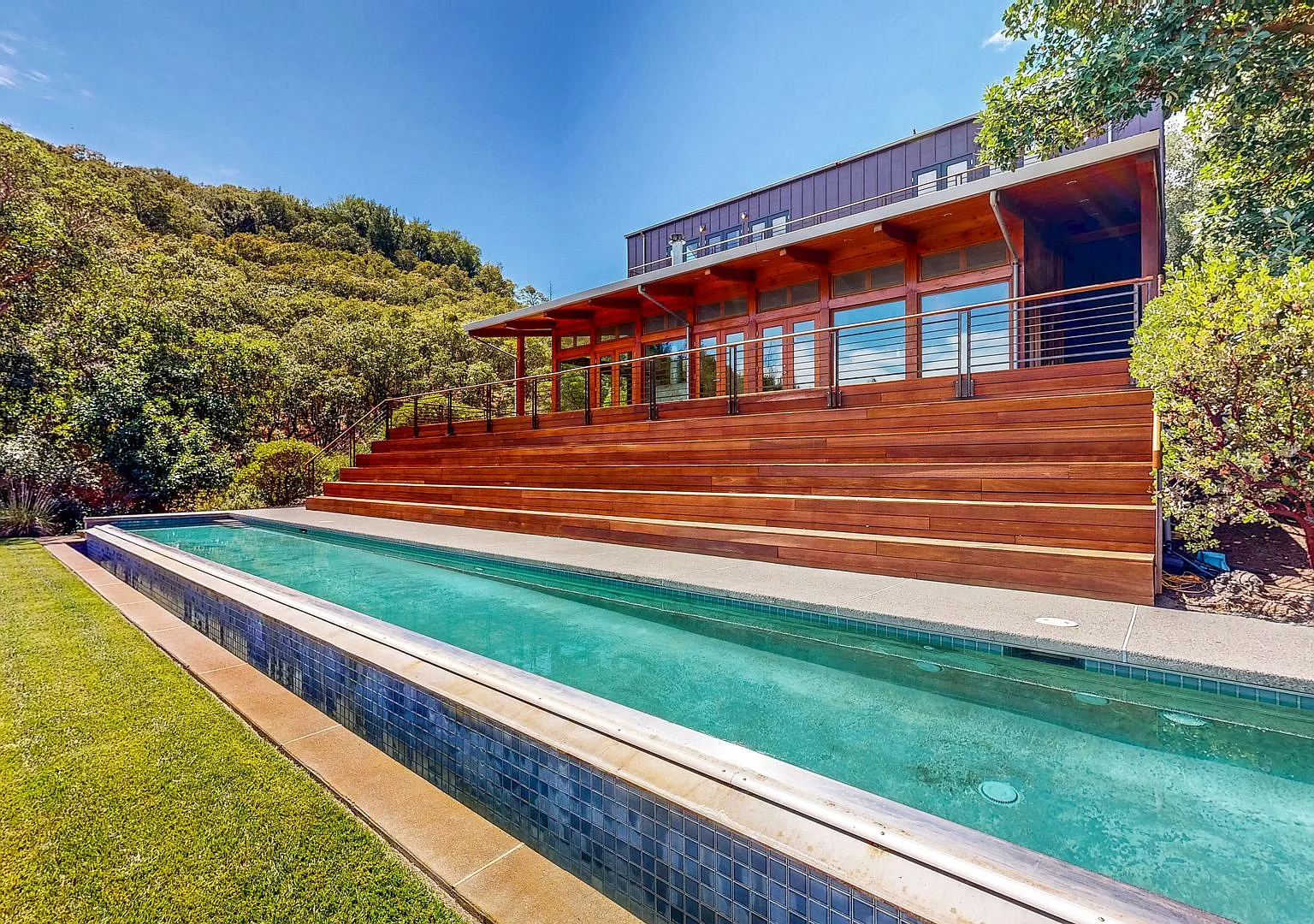 Custom 3 bedroom 2.5 Luxury estate sitting on 57+ acres of land with expansive views of the valle... — Photo 1
