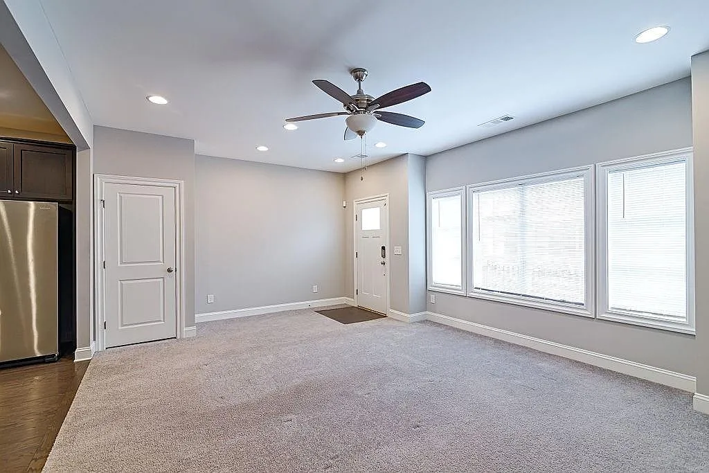 3 bed, 2.5 bath, 1156 sqft, $2,950 — Photo 4