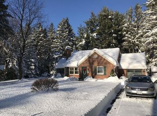 2969 Oaktree Ln, Niskayuna, NY 12309
