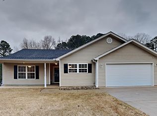 15 Whipple Ln, Taylors, SC 29687