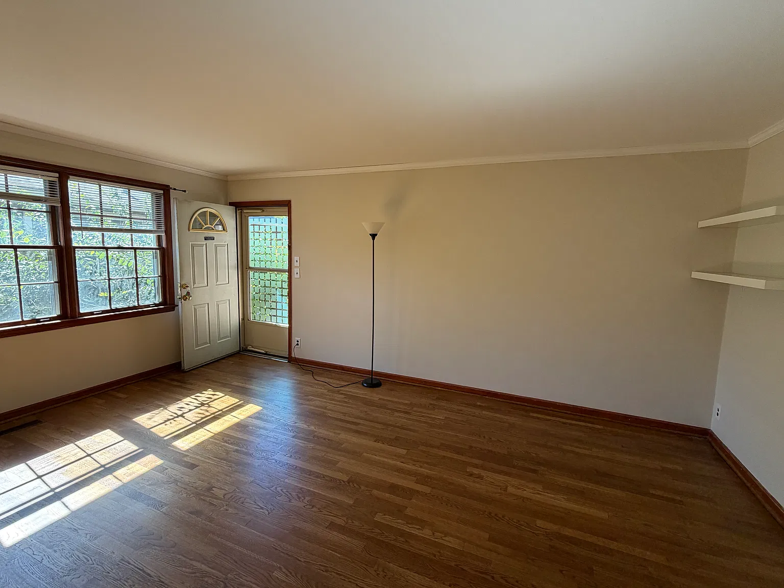 2 bed, 900 sqft, $1,500 — Photo 4