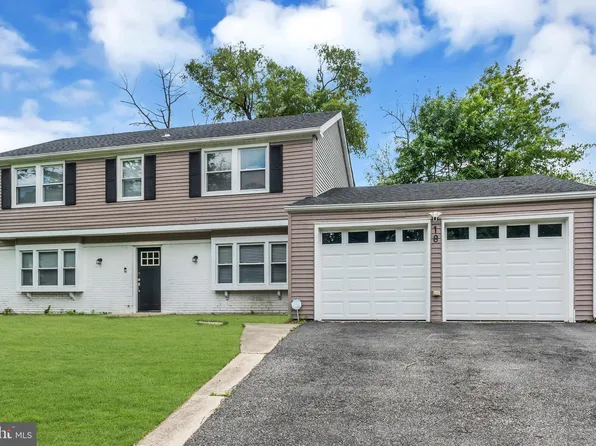 18 Harrington Cir, Willingboro, NJ 08046