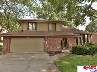 5833 S 105th St, Omaha, NE 68127
