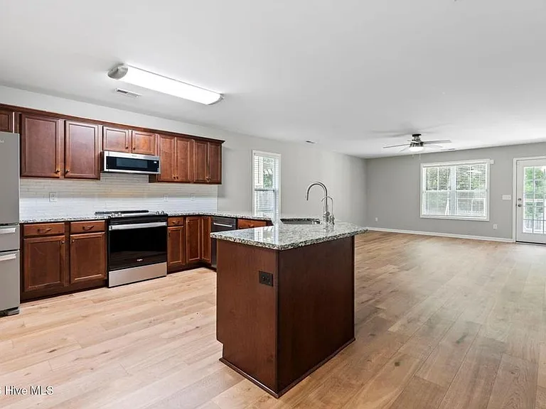 3912 Willowick Park Dr — Photo 8