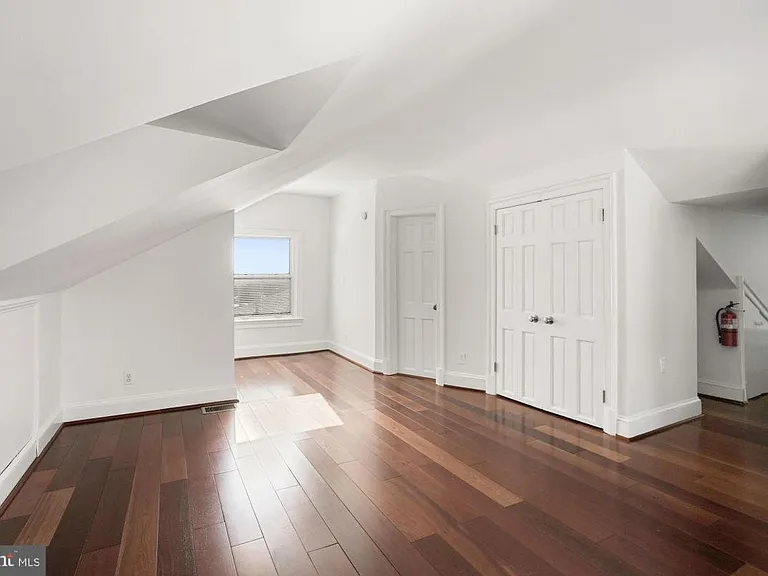 1675 Wisconsin Ave NW — Photo 29