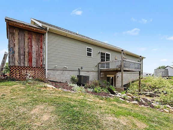 5th image of 2404 Froede Rd