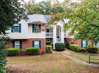 1221 Renshaw Ct, Cary, NC 27518