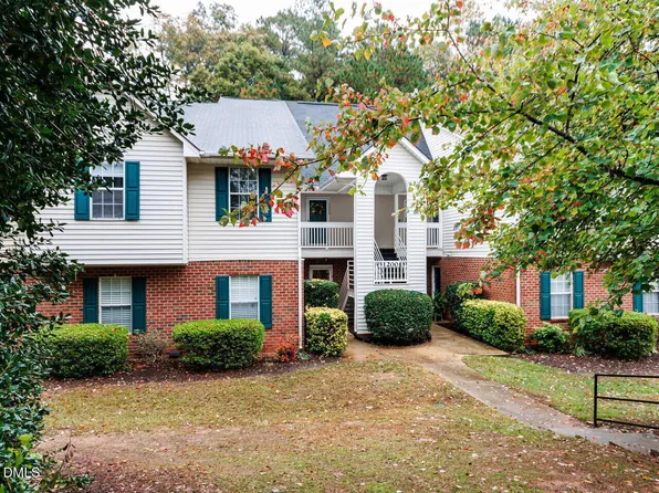 1221 Renshaw Ct, Cary, NC 27518