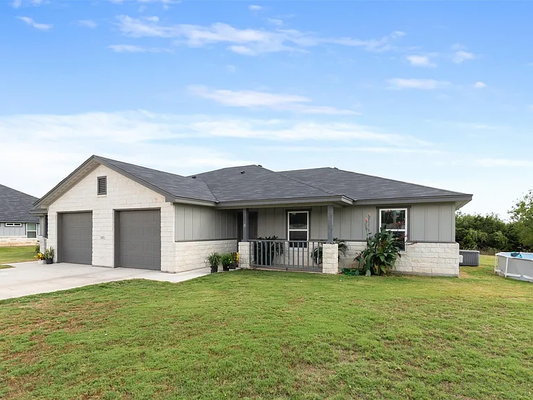 145 Ellis Ct #B — Photo 3