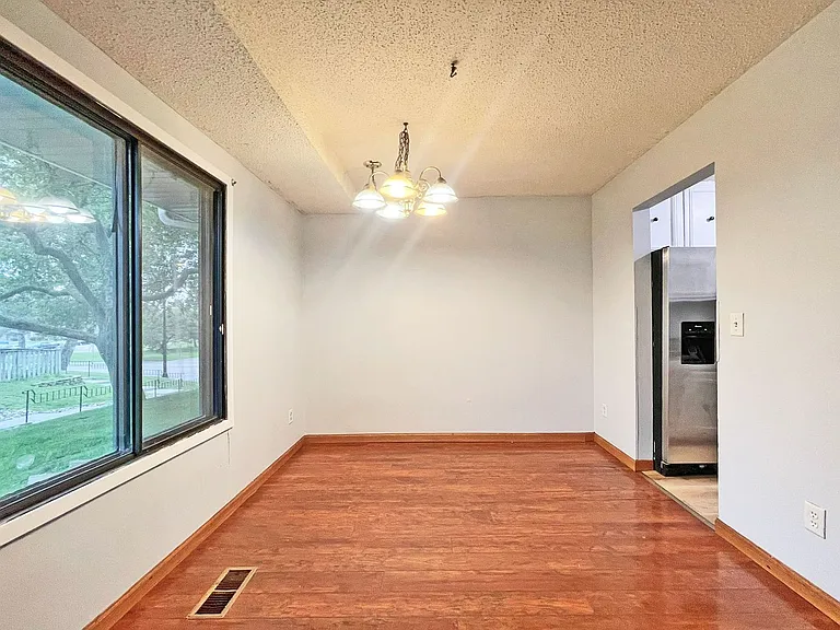 1133 Trailwood S — Photo 5