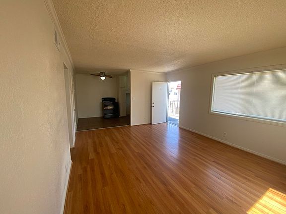 3rd image of 502 E Avenue Q4 #4