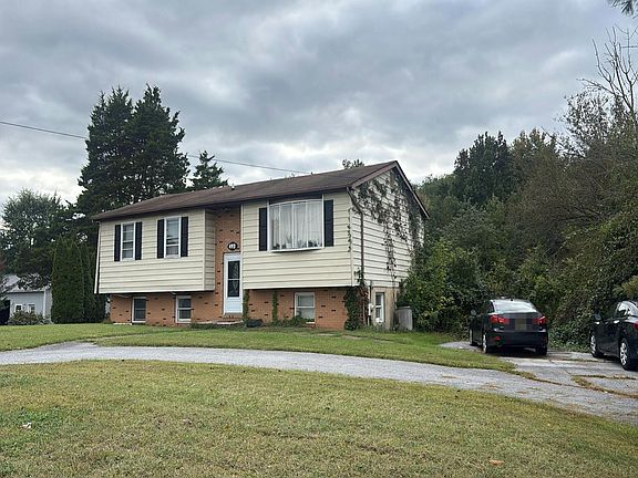 2nd image of 493 Mechanics Valley Rd