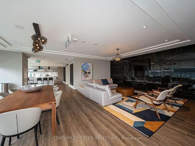 212 King William St #720 — Photo 30