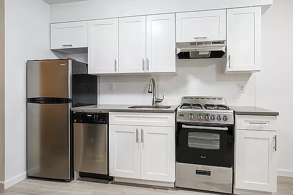 Rented by Green Leaf Management, LLC | media 11