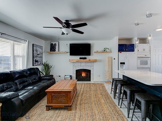 3rd image of 305 Lathrop St W